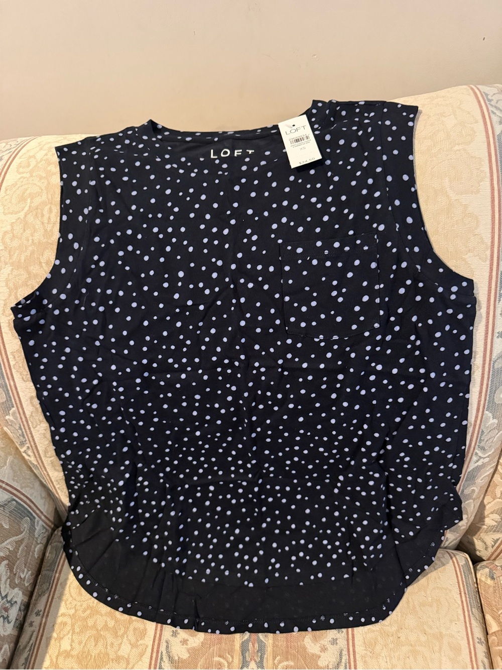 Loft Womens  Sleeveless Top Blouse Black Polka Dot Hi-Lo Hem NWT size XS
